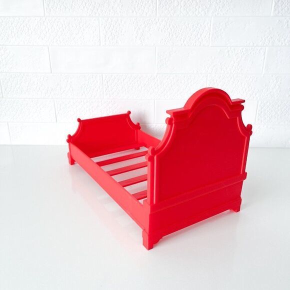 Red Tufted Miniature Chesterfield Bed Queen Size 1:6 Scale Barbie Dollhouse - Picture 3 of 6